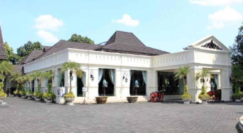 Hotel Oyo Capital O 90410 Griya Amanah Jajar Syariah Solo Exterior foto